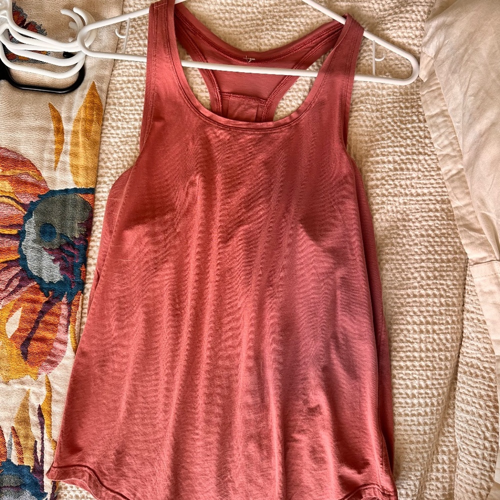 Lululemon tank top for yoga and running small